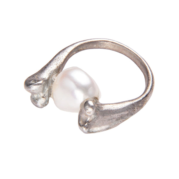 Tortuga Ring Silver Magpie Bone Pearl