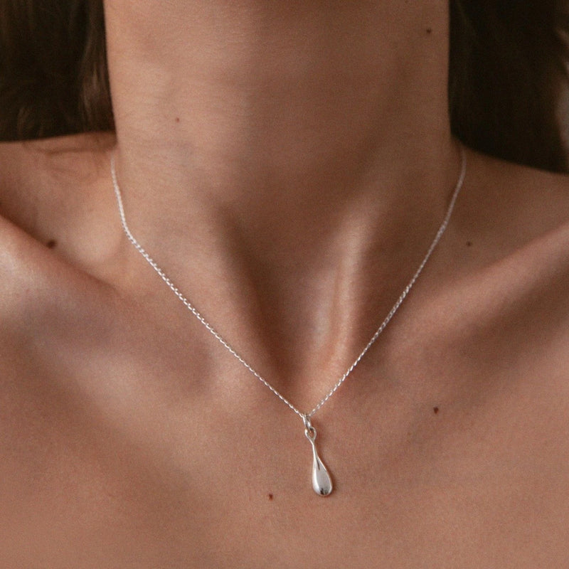 INA NECKLACE