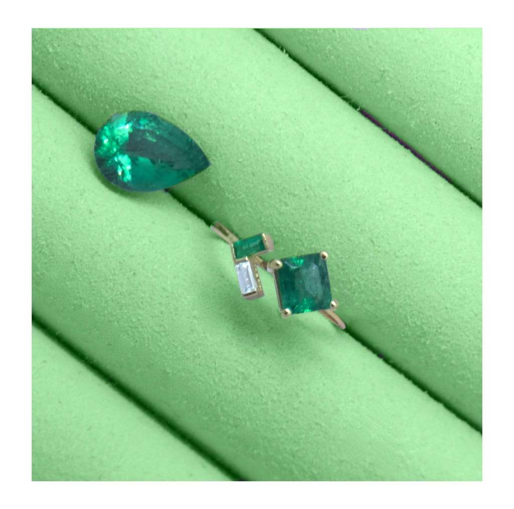 18ct Gold Artisia Emerald Open Ring