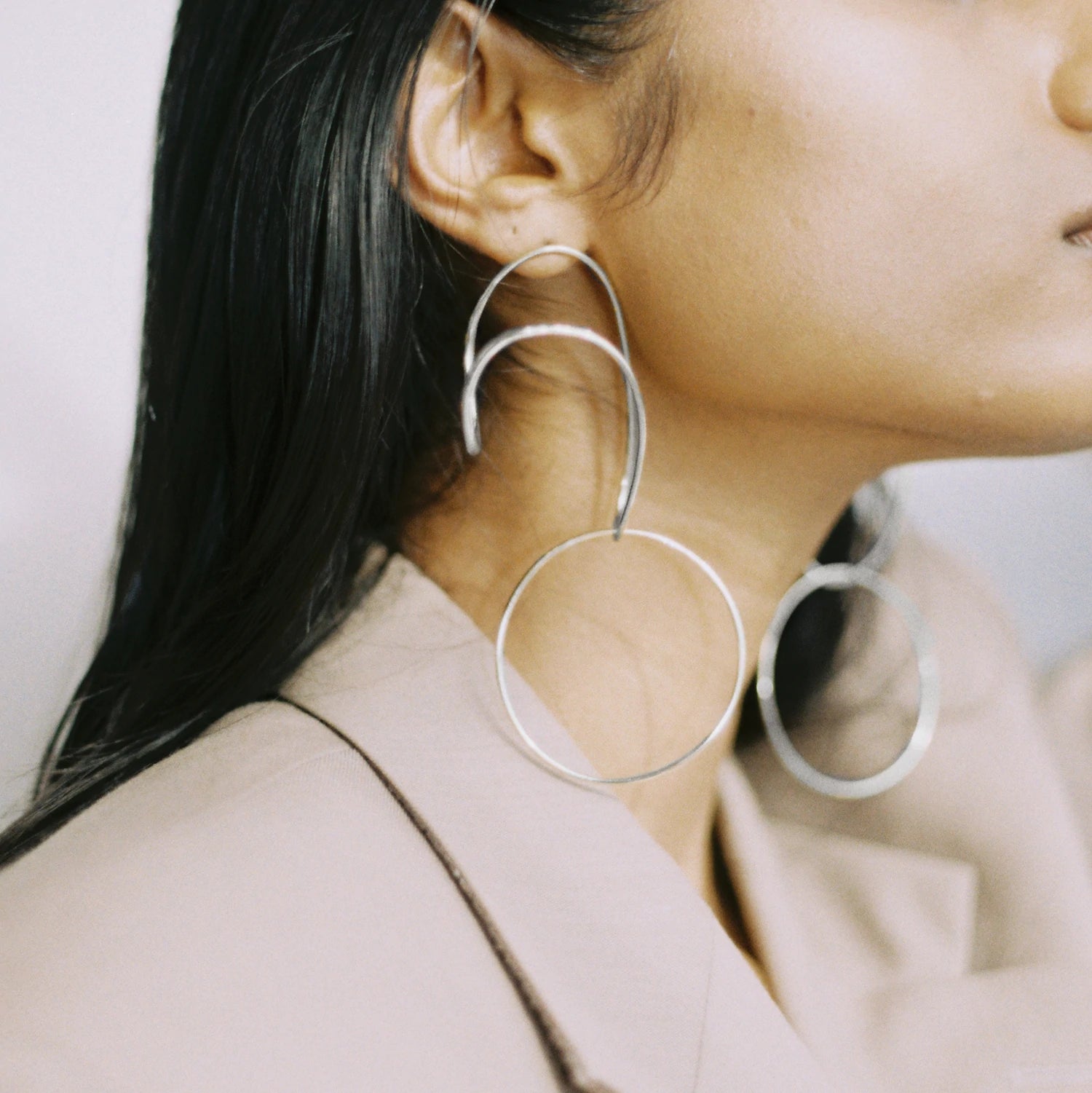 OPPOSING FORMS EARRINGS