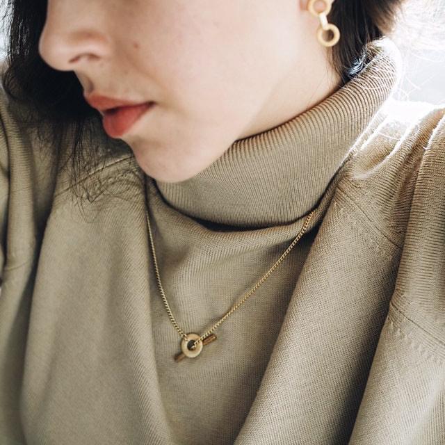 Weol Yellow Gold T-bar Necklace