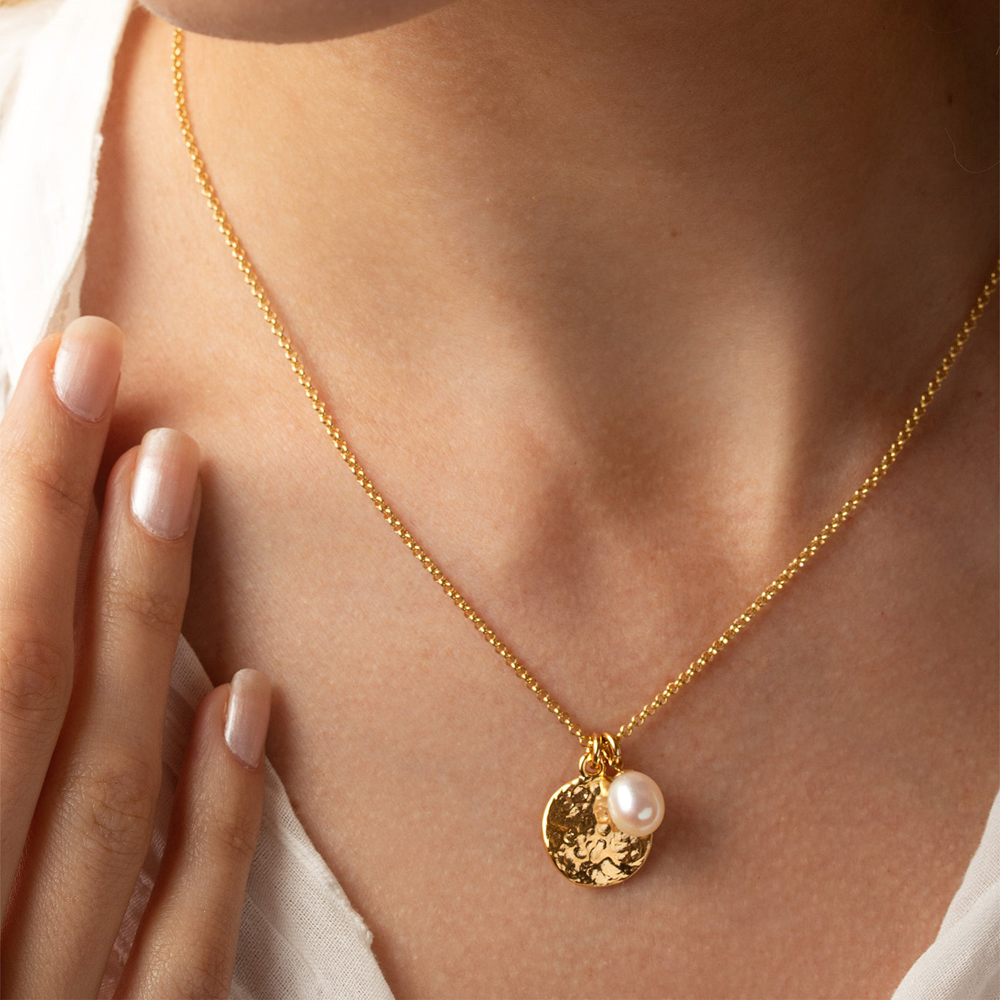 Hammered Disc & White Freshwater Pearl Nomad Pendant