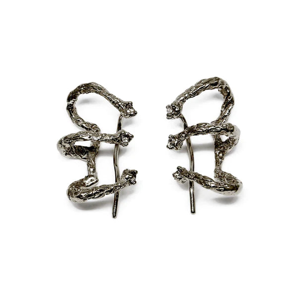 MOMENTS CLIMBER EARRINGS - BLACK